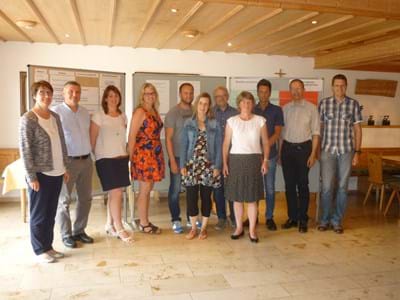 Ausbildertreffen der AzubiAkademie Gruppenfoto der Ausbilder und Ausbilderinnen