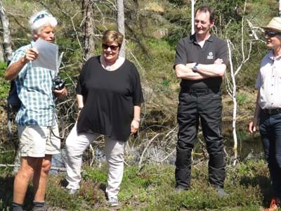 Mitglieder des Umweltausschusses Dipl.Biol. Achim Rücker, Landrätin Andrea Jochner-Weiß und Mit Mitglieder des Umweltausschusses