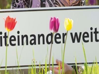 Miteinander Schild mit der Aufschrift