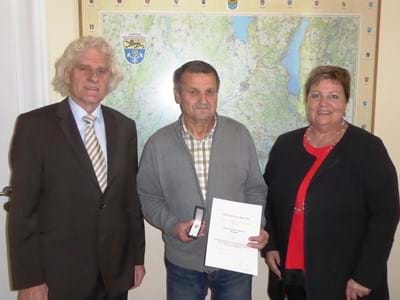 Ehrung Leonhard Walters Bürgermeister Josef Schuster, Leonhard Walters, Landrätin Andrea Jochner-Weiß