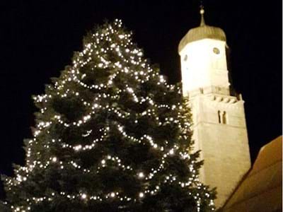 Weilheimer Christbaum Weilheimer Christbaum mit Kirchturm