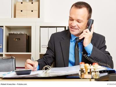 Mann am Telefon