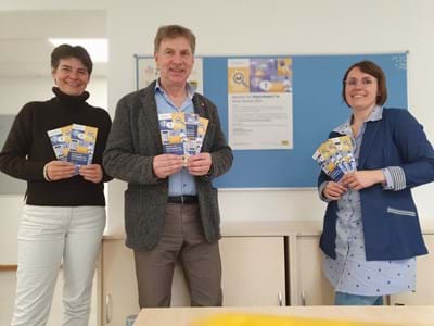 Team Zensus-Erhebungsstelle Johanna Greulich (Stellvertretende Leiterin der Zensus-Erhebungsstelle), Andreas Ginger (Leiter), Frau Eva Hammer (Sachbearbeiterin).