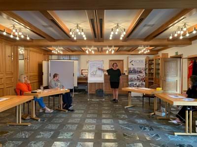 Vereinsforum Effizientes Aergern Bildtext: Ärgern im Ehrenamt: Beim KOBE-Vereinsforum informierte Referentin Katharina Auerswald die Teilnehmer über positive Strategien
FOTO: Landratsamt