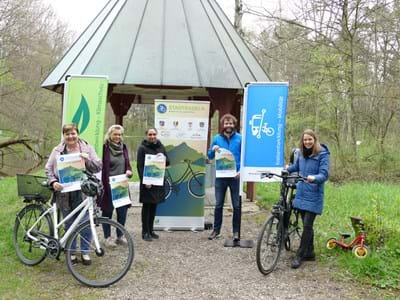 v.l. Landrätin Andrea Jochner-Weiß mit  Team Kreisentwicklung Mobilität