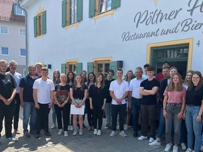 Azubi Akademie Strahlende Gesichter: Die Ausbilder, Azubis und Organisatoren der BDS Azubi Akademie im Landkreis Weilheim-Schongau