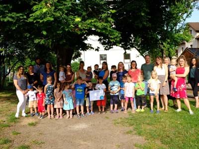 Freuten sich über den Sieg beim Kindergartenradeln 2023: der Kindergarten St. Johann in Peißenberg