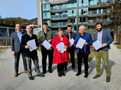 Frank Niederbühl (Geschäftsführer Klinikum GAP), Sebastian Kramer (Geschäftsfüh-rer ZugspitzRegion), Anton Speer (Landrat GAP), Andrea Jochner-Weiß (Landrätin WM-SOG), Hannes Sörgel (GesundheitsregionPLUS GAP), Hans-Jörg Zahler (Vorsit-zender GesundheitsregionPLUS GAP), Benedikt Wiedemann (GesundheitsregionPLUS Weilheim-Schongau)