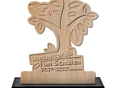 Umweltpreis an Schulen_Pokal Das ist das Ding: Der neue Umweltdreis an Schulen. Neben der Trophäe gibt es mehrere Geldpreise für die besten Projekte