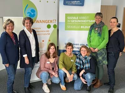 2025-57 Schwangerenberatung Team Das Team der Beratungsstelle im Gesundheitsamt (v. li.): Petra Regauer, Susanne Nabholz, Theresa Dürr, Magdalena Graml, Christina Huber, Anika Schmidt