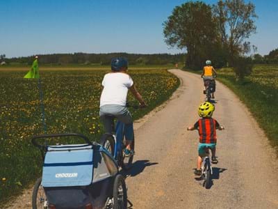 Stadtradeln 2025 Radeln für Klima und Umwelt: Jung und alt sind beim STADTRADELN 2025 im Landkreis durchge-startet