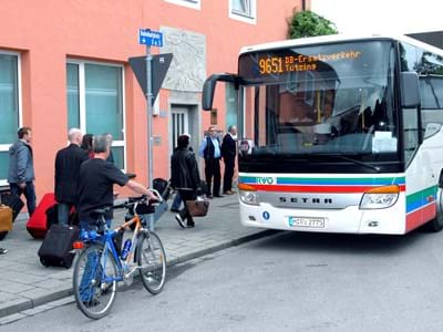 Bus am Bahnhof Weilheim